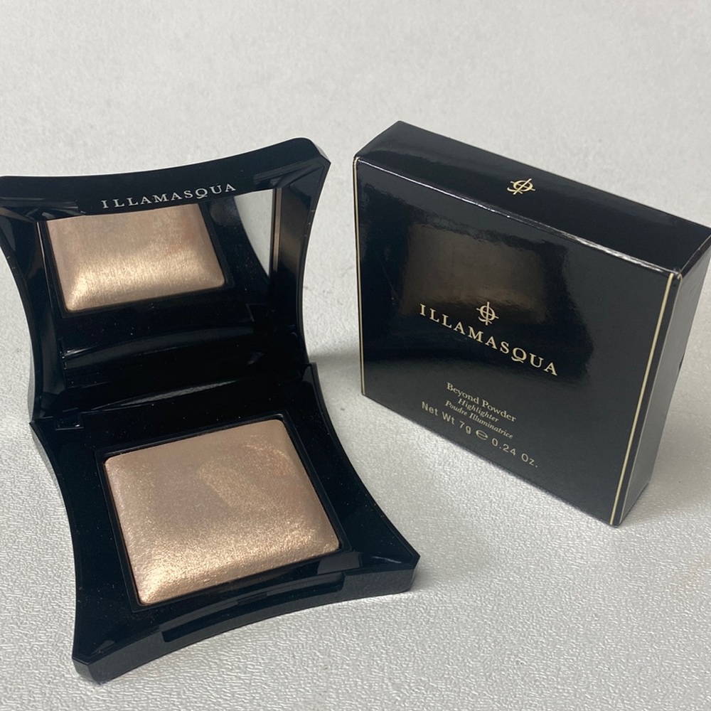 Illamasqua‎ Beyond Powder Highlighter in OMG ILLAMASQUA READ